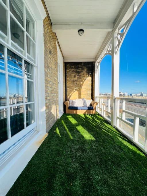 Flat 4 Marine Parade House, 1 East Cliff- Next To Dover Port, White Cliffs, Beach, Castle Kültér fotó