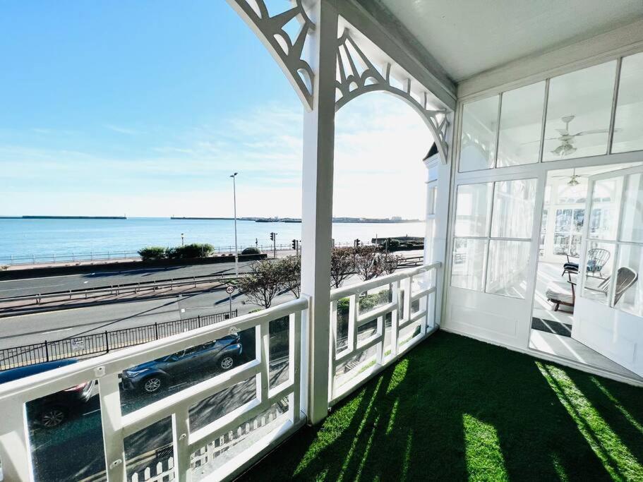 Flat 4 Marine Parade House, 1 East Cliff- Next To Dover Port, White Cliffs, Beach, Castle Kültér fotó