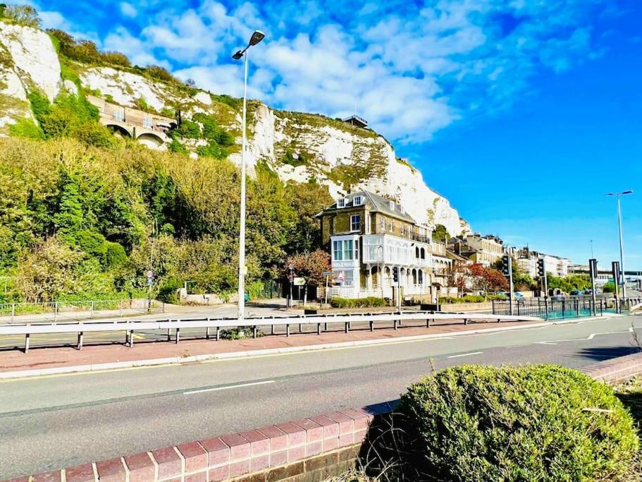 Flat 4 Marine Parade House, 1 East Cliff- Next To Dover Port, White Cliffs, Beach, Castle Kültér fotó