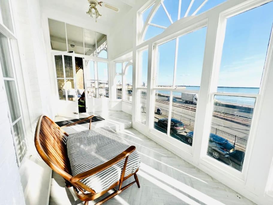 Flat 4 Marine Parade House, 1 East Cliff- Next To Dover Port, White Cliffs, Beach, Castle Kültér fotó