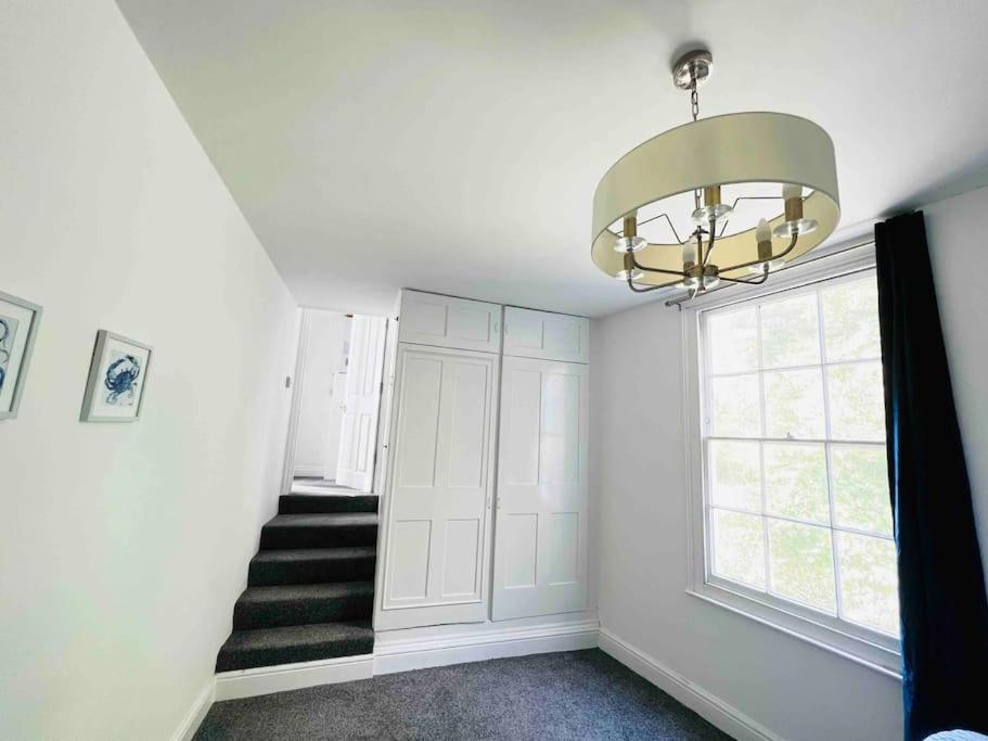 Flat 4 Marine Parade House, 1 East Cliff- Next To Dover Port, White Cliffs, Beach, Castle Kültér fotó