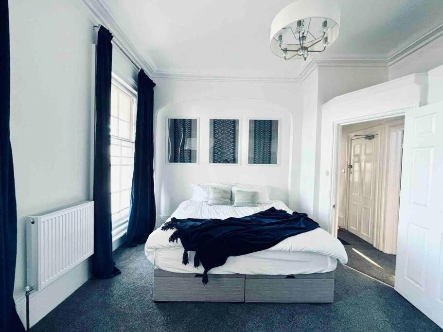 Flat 4 Marine Parade House, 1 East Cliff- Next To Dover Port, White Cliffs, Beach, Castle Kültér fotó